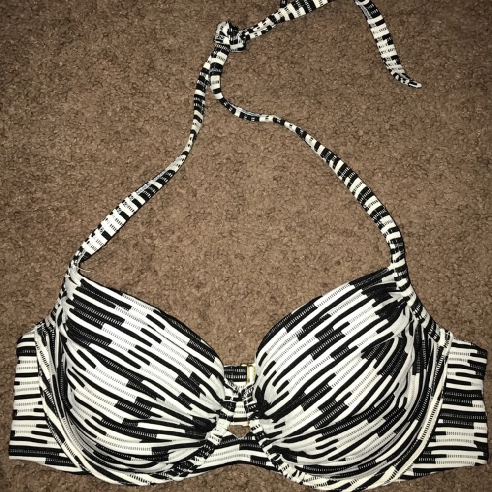 Vs swim top 32D